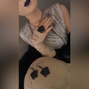 Black and Silver Pendant Necklace and Earring Set